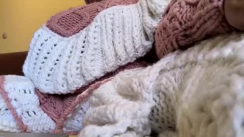 whitesweater online show from 04.24.26