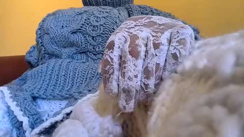 whitesweater online show from 04.27.26