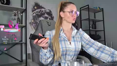 whitneypunnch online show from 02.14.26