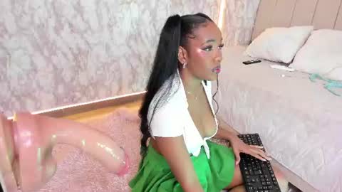 Snapshot of whitneyyfox chatting on 06.15.26 whitneyyfox online show from 06.15.26