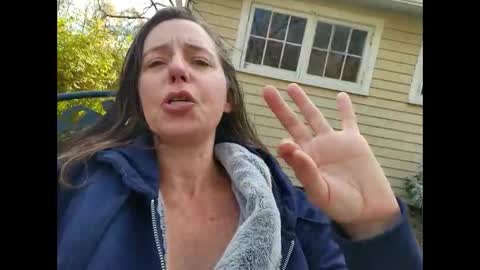 Snapshot of who_is_miss_dior chatting on 10.28.25 Miss Dior online show from 10.28.25