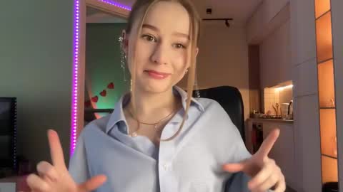 Alisa online show from 12.14.24