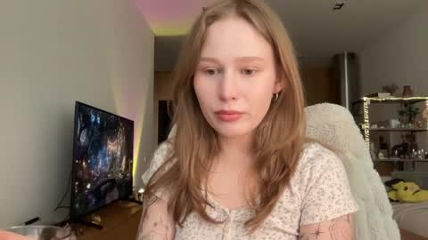 Snapshot of whoisalisa chatting on 03.29.26 Alisa online show from 03.29.26