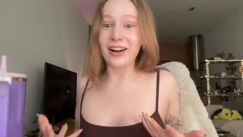 Snapshot of whoisalisa chatting on 03.31.26 Alisa online show from 03.31.26