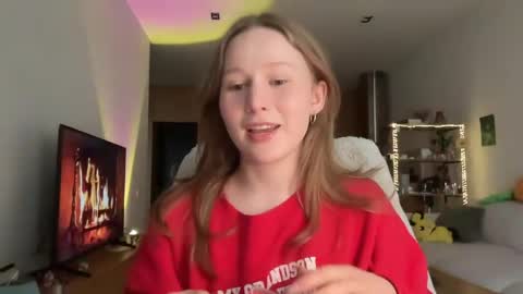 Snapshot of whoisalisa chatting on 04.04.26 Alisa online show from 04.04.26