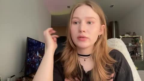 Snapshot of whoisalisa chatting on 04.09.26 Alisa online show from 04.09.26