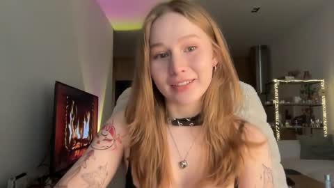 Snapshot of whoisalisa chatting on 04.11.26 Alisa online show from 04.11.26