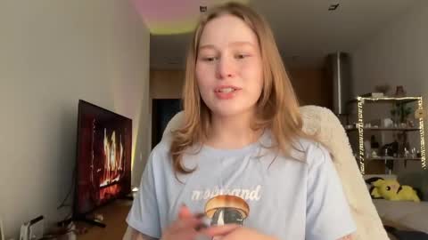 Snapshot of whoisalisa chatting on 04.13.26 Alisa online show from 04.13.26