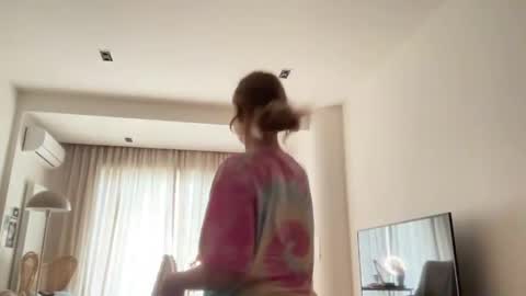 Snapshot of whoisalisa chatting on 05.19.26 Alisa online show from 05.19.26