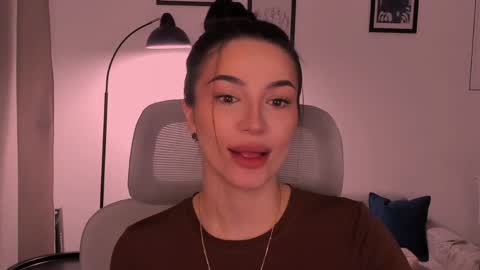 Snapshot of whoislulu chatting on 04.10.26 whoislulu online show from 04.10.26