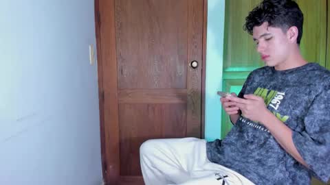 whos_he online show from 01.05.26