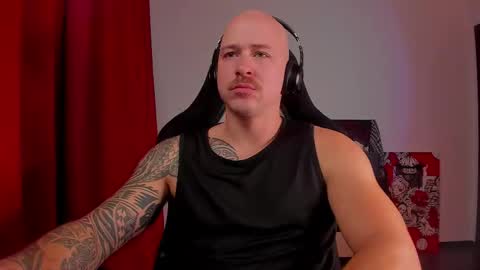 Snapshot of why_you_so_serious chatting on 11.07.25 VI online show from 11.07.25