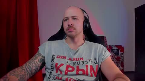 Snapshot of why_you_so_serious chatting on 11.14.25 VI online show from 11.14.25