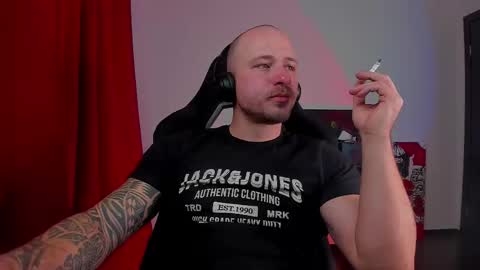 Snapshot of why_you_so_serious chatting on 11.18.25 VI online show from 11.18.25