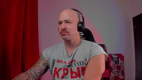 Snapshot of why_you_so_serious chatting on 11.21.25 VI online show from 11.21.25