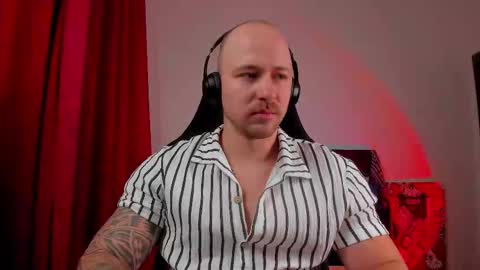 Snapshot of why_you_so_serious chatting on 12.14.25 VI online show from 12.14.25