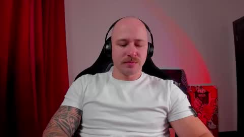 Snapshot of why_you_so_serious chatting on 12.15.25 VI online show from 12.15.25