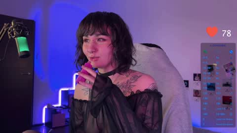 Snapshot of whysosweet chatting on 01.06.25 iggy iggz online show from 01.06.25