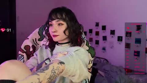 Snapshot of whysosweet chatting on 09.17.25 iggy iggz online show from 09.17.25