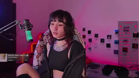 Snapshot of whysosweet chatting on 10.21.25 iggy iggz online show from 10.21.25