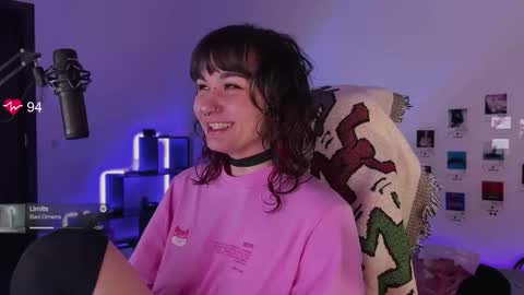 Snapshot of whysosweet chatting on 10.26.25 iggy iggz online show from 10.26.25