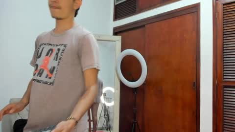 Snapshot of wickedboy_twink chatting on 05.11.26 JAISON online show from 05.11.26