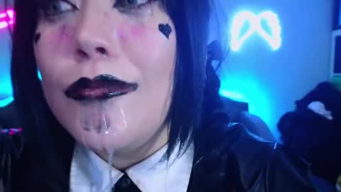 Laura  online show from 12.06.24