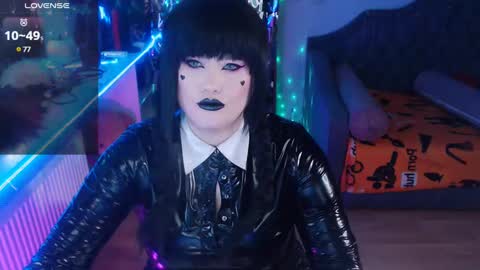 Laura  online show from 01.23.25