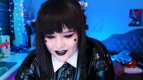 Laura  online show from 02.13.25