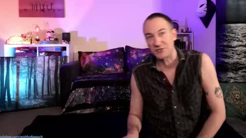Snapshot of widthofapeach chatting on 02.18.25 Gretchen Jimmy online show from 02.18.25