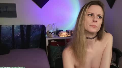 Snapshot of widthofapeach chatting on 10.04.25 Gretchen Jimmy online show from 10.04.25