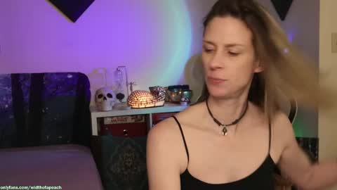 Snapshot of widthofapeach chatting on 10.13.25 Gretchen Jimmy online show from 10.13.25