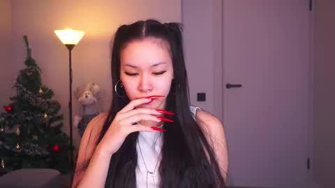 Snapshot of wildabottiglieri chatting on 12.16.25 Kiki online show from 12.16.25