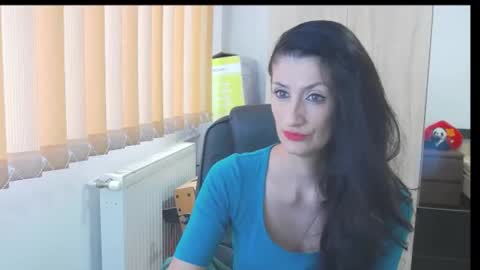 Snapshot of wildbea23 chatting on 11.07.25 Bea online show from 11.07.25