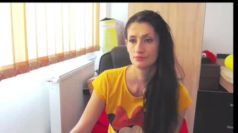 Snapshot of wildbea23 chatting on 12.02.25 Bea online show from 12.02.25