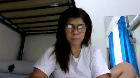 Snapshot of wildbrownchick69 chatting on 08.03.26 WildChick online show from 08.03.26
