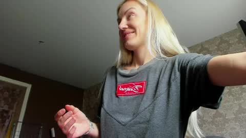 Snapshot of wildforestmuse chatting on 04.02.26 wildforestmuse twitter online show from 04.02.26