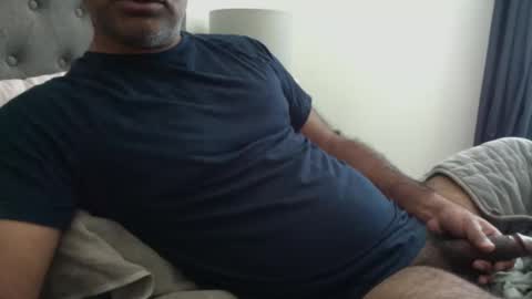 Snapshot of wildhungry chatting on 11.04.25 wildhungry online show from 11.04.25