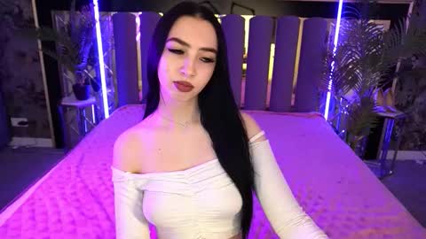 Alena online show from 11.23.25