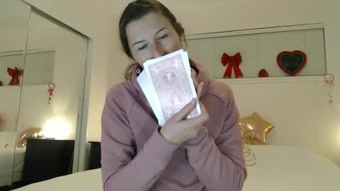 WildRose L - check my Pinned tweet if you dont see me online within 5 minutes after Ive sent email notifications online show from 02.19.26