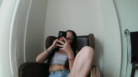 Wild Strawberry online show from 01.16.25