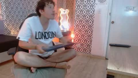 Snapshot of will_tay1 chatting on 04.08.26 WILL online show from 04.08.26