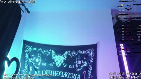 Snapshot of will_vand0m chatting on 05.14.26 Your virtual girlfriend online show from 05.14.26