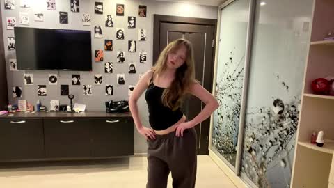 Olivia online show from 04.08.26