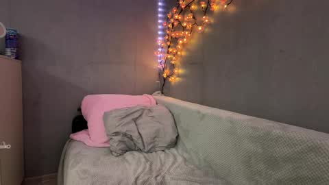 Olivia online show from 04.15.26