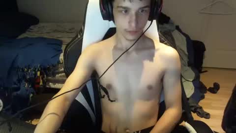 Snapshot of willfro_ chatting on 10.15.25 willfro_ online show from 10.15.25