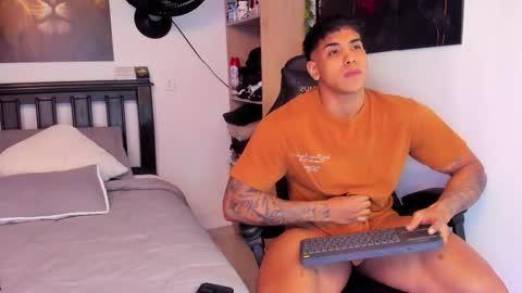 Snapshot of william_dracko9 chatting on 10.24.25 Dracko online show from 10.24.25