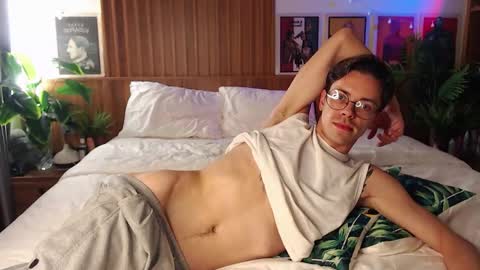 Snapshot of william_henry_a chatting on 02.06.26 William online show from 02.06.26