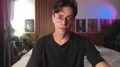 Snapshot of william_henry_a chatting on 02.07.26 William online show from 02.07.26