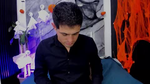 Snapshot of william_steel_ chatting on 10.24.25 William Steel online show from 10.24.25